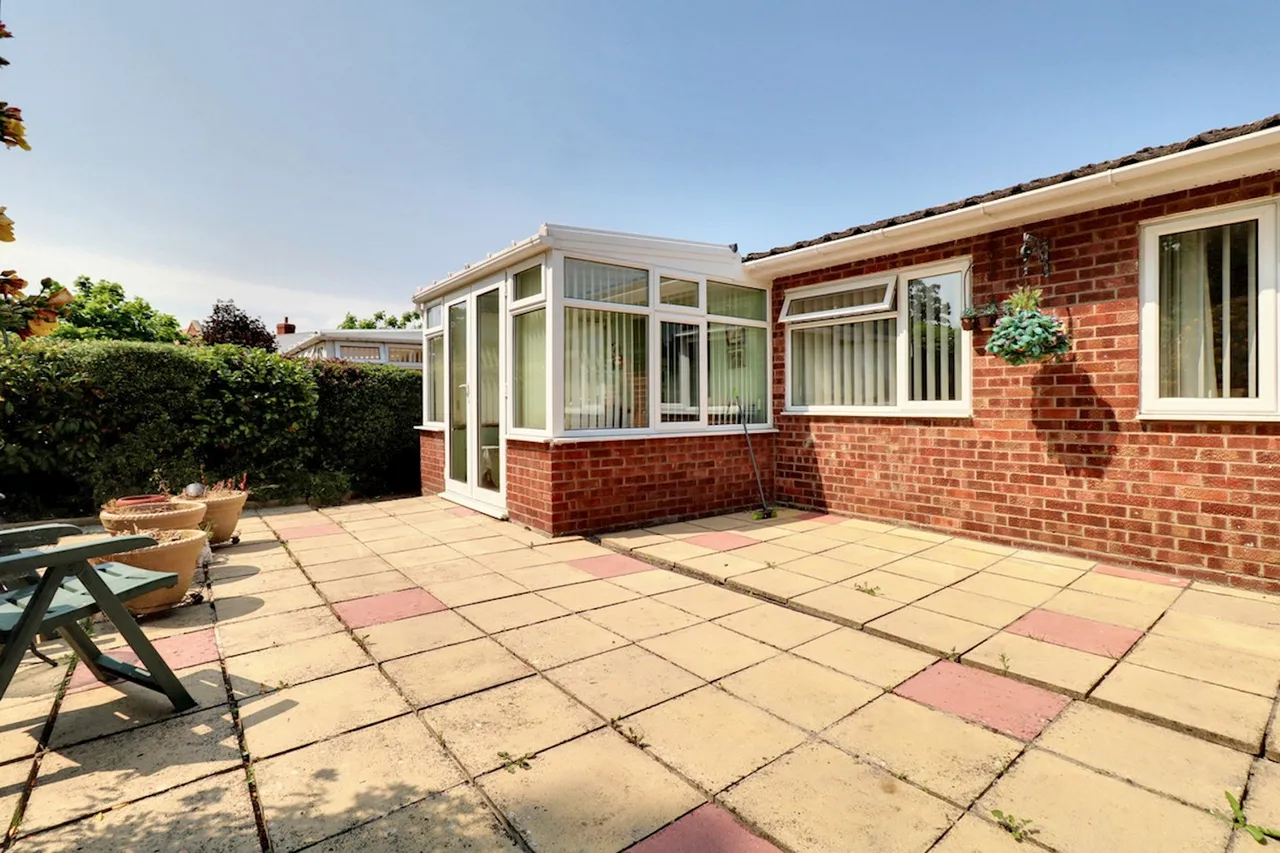 Martinsdale, Clacton-On-Sea, CO15, photo 9