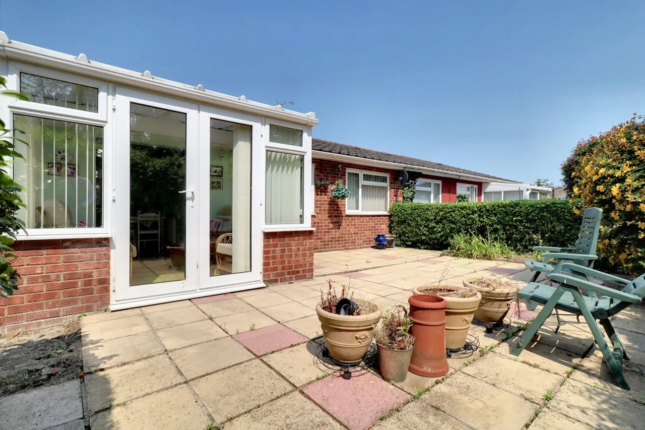 Martinsdale, Clacton-On-Sea, CO15, photo 11