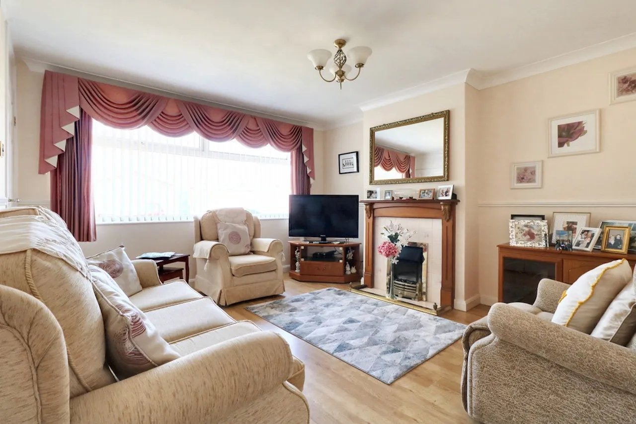 Martinsdale, Clacton-On-Sea, CO15, photo 2