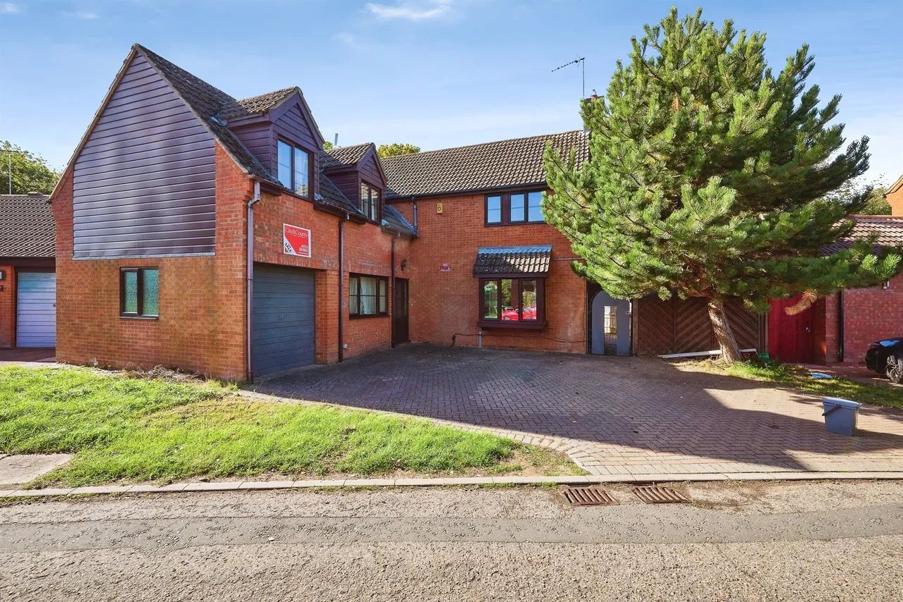 5 bed house for sale, Dry Leys Peterborough, PE2