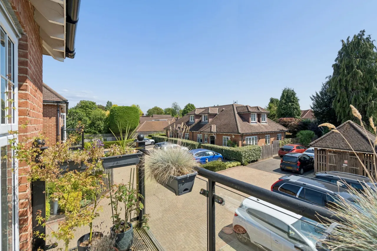 Warwick Road, Beaconsfield, HP9, photo 15