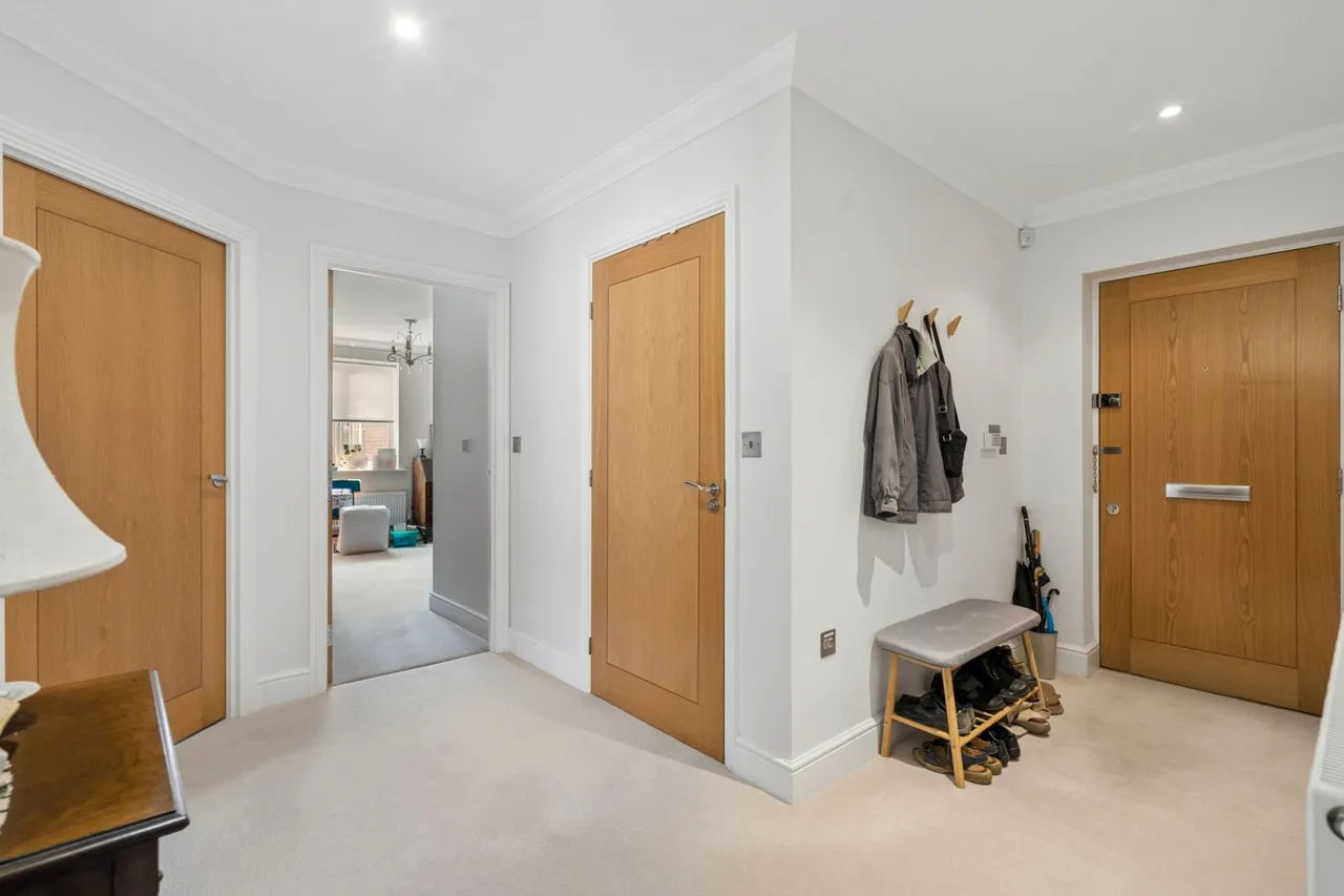Warwick Road, Beaconsfield, HP9, photo 6