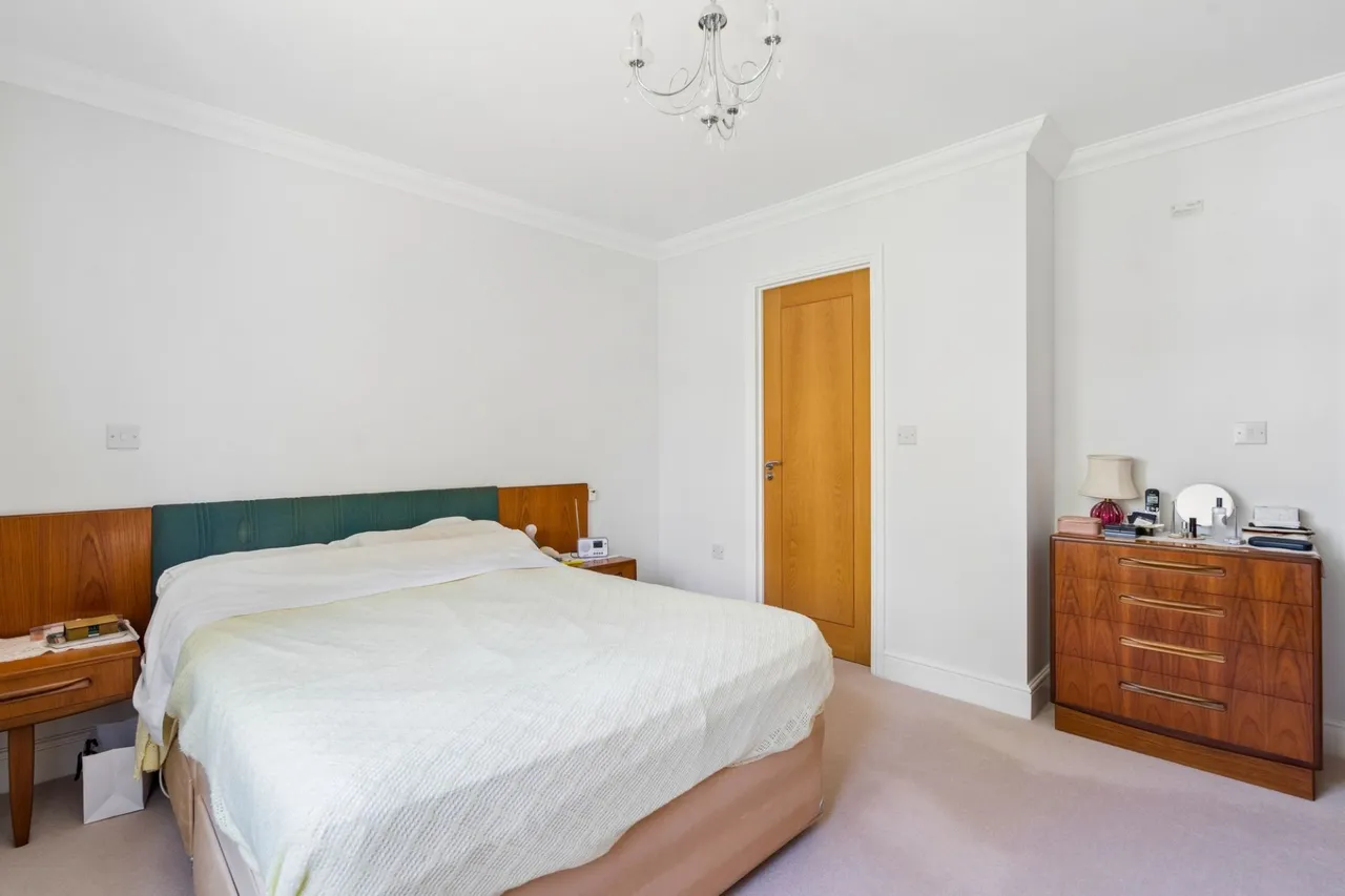 Warwick Road, Beaconsfield, HP9, photo 11