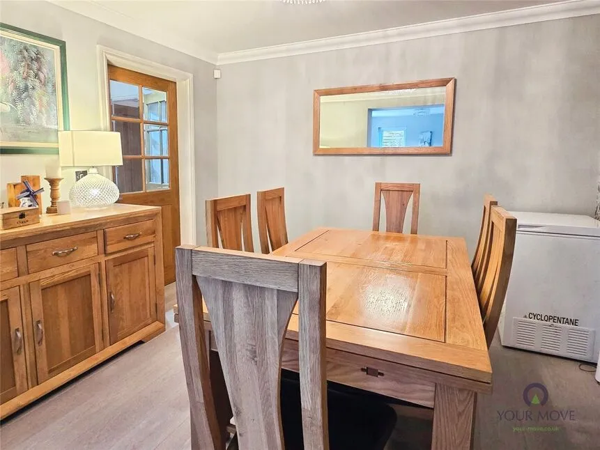 Maes Y Berwyn, Chirk, LL14, photo 12
