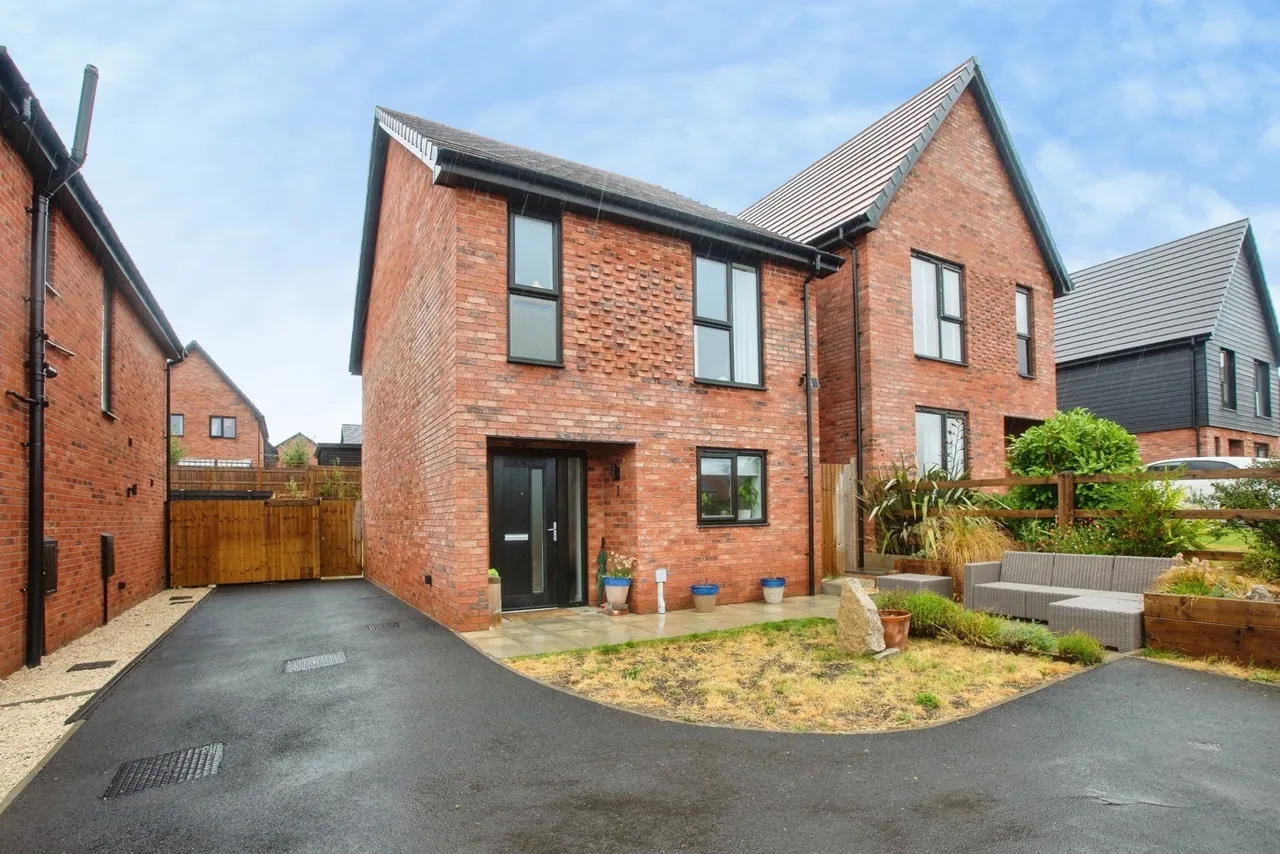 3 bed house for sale — Hazel Road, Chesterfield, Derbyshire, S45