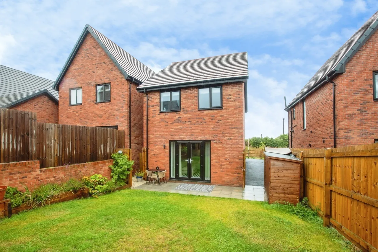 Hazel Road, Chesterfield, Derbyshire, S45, photo 17