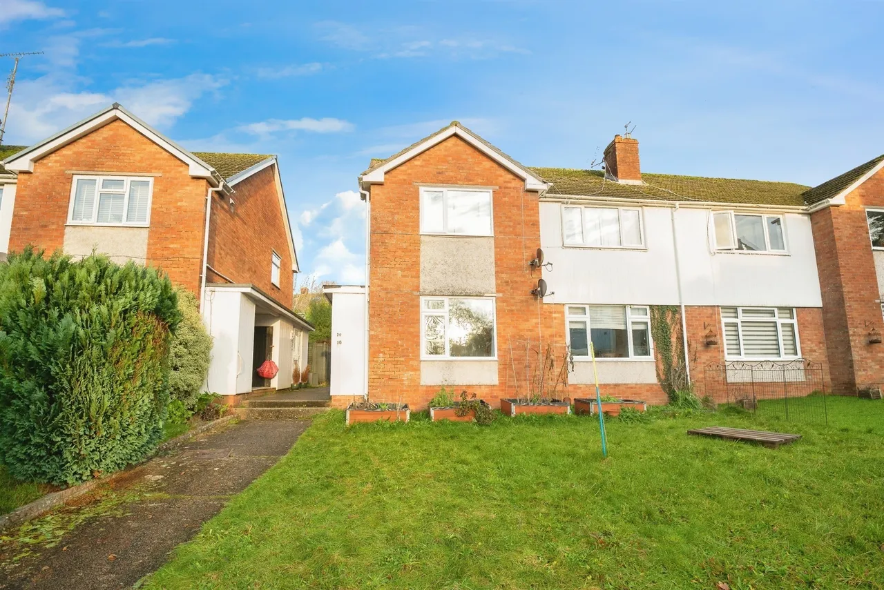2 bed flat for sale — Manitoba Close, Lakeside, Cardiff