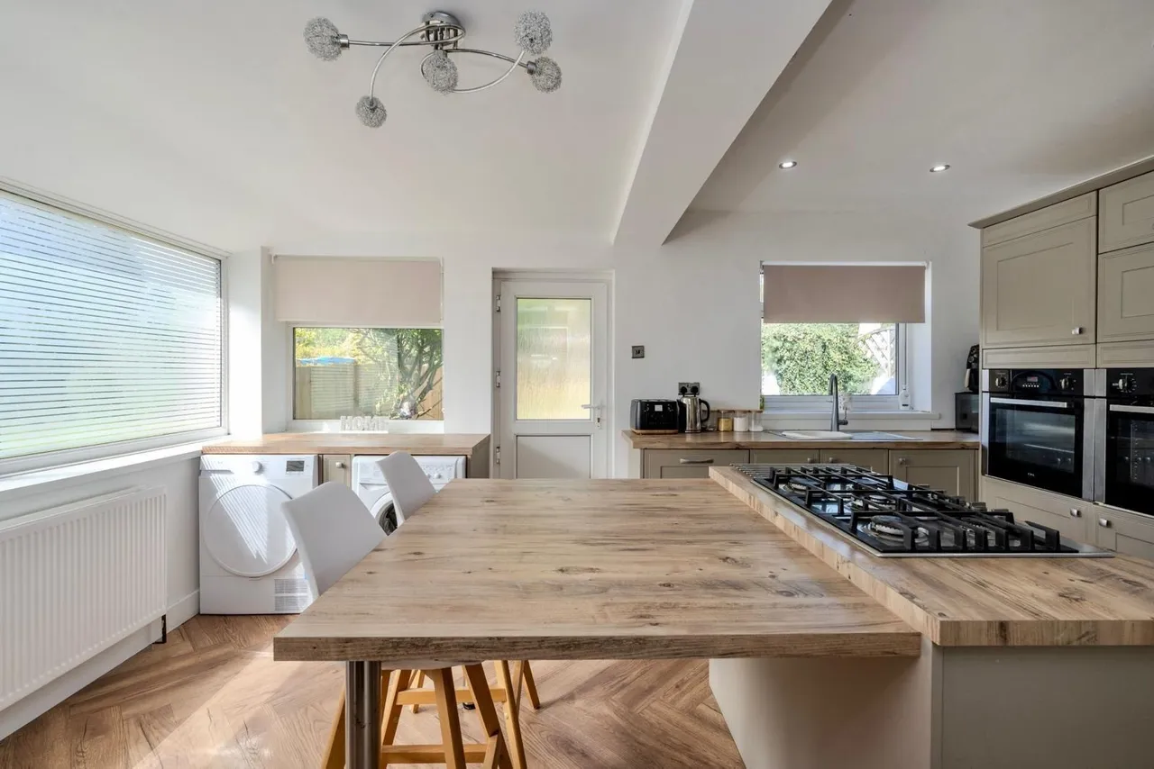 Clydach Road, Swansea, SA6, photo 10