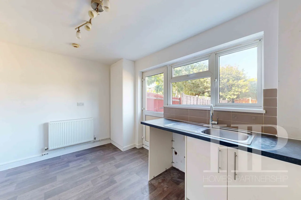 Woodfield Close, Crawley, RH10, photo 6