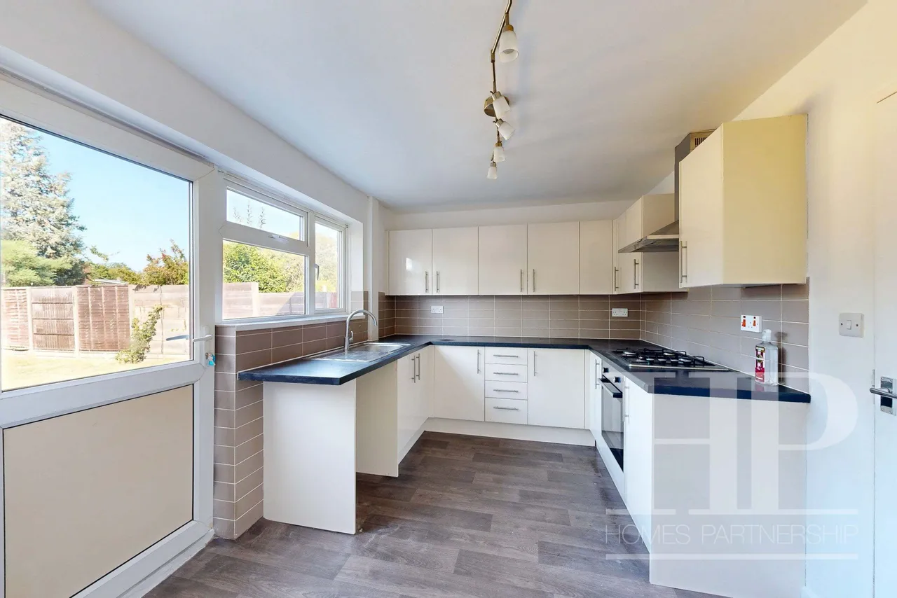 Woodfield Close, Crawley, RH10, photo 5