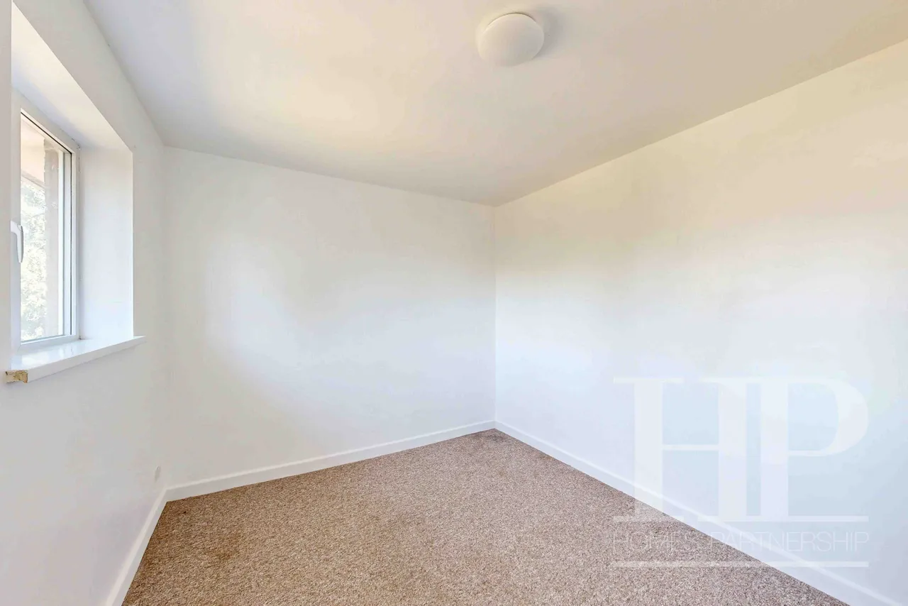 Woodfield Close, Crawley, RH10, photo 13