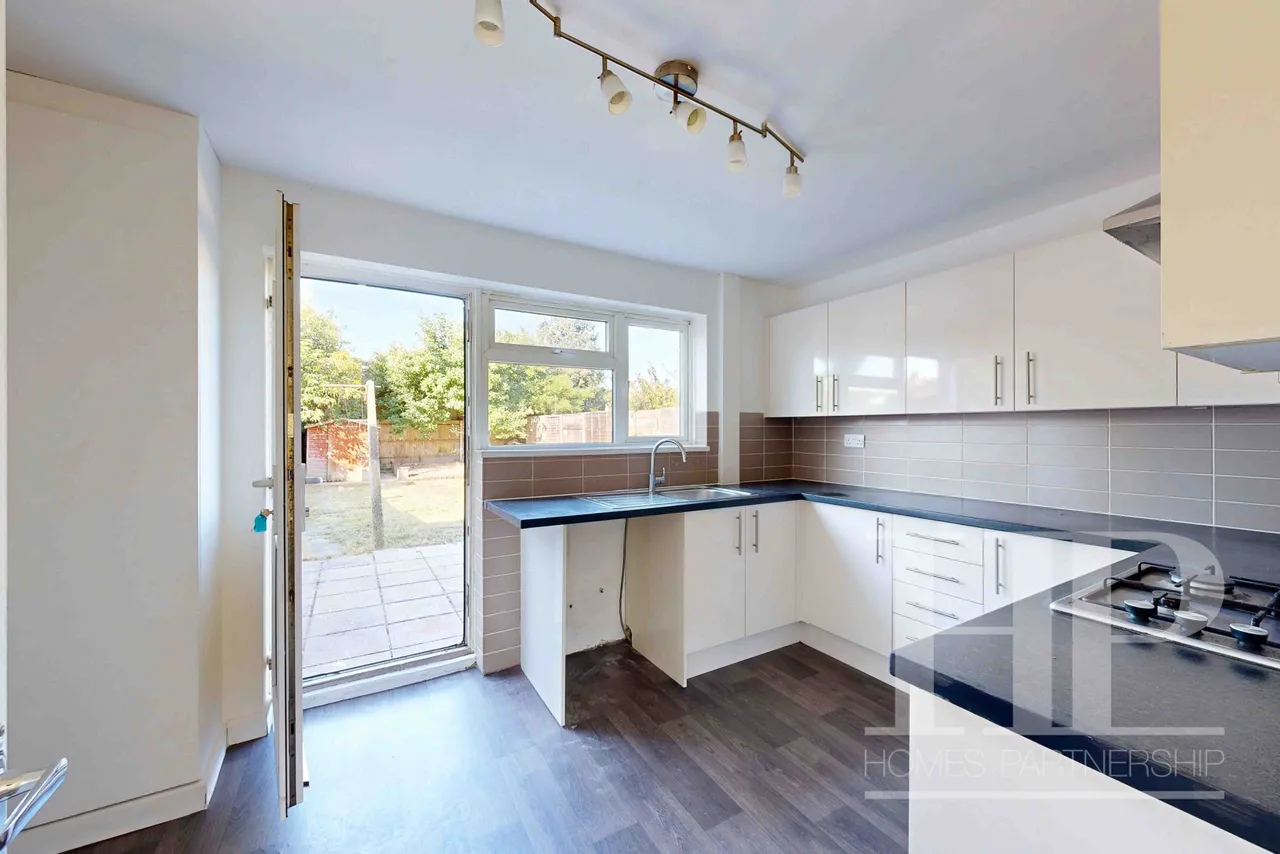 Woodfield Close, Crawley, RH10, photo 3