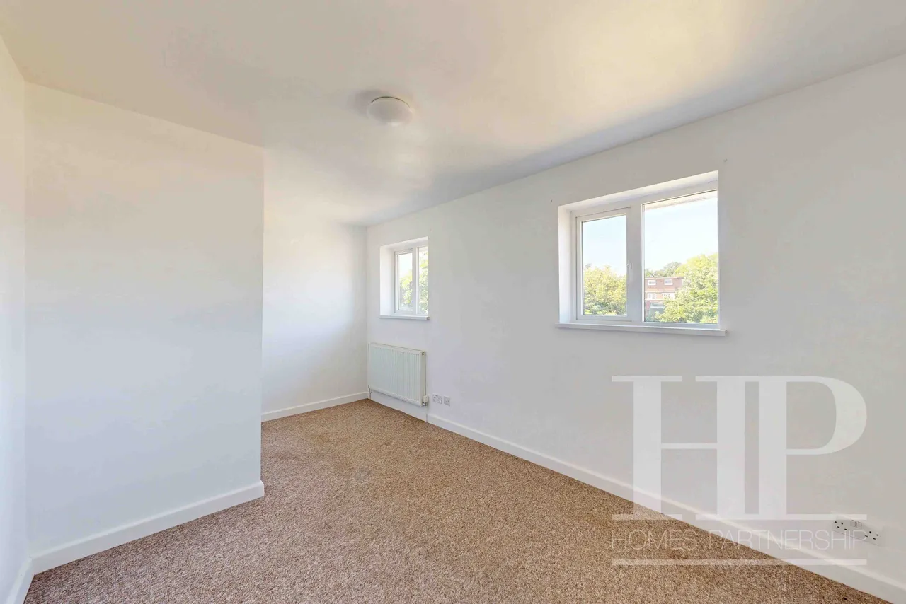 Woodfield Close, Crawley, RH10, photo 12