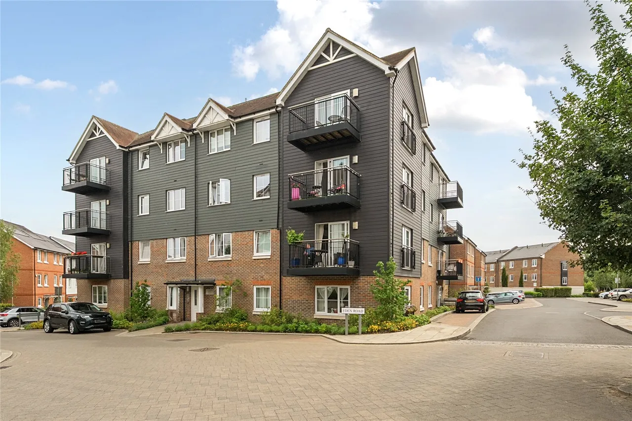 1 bed flat for sale — Eden Road, Dunton Green, Sevenoaks, Kent, TN14 5FY