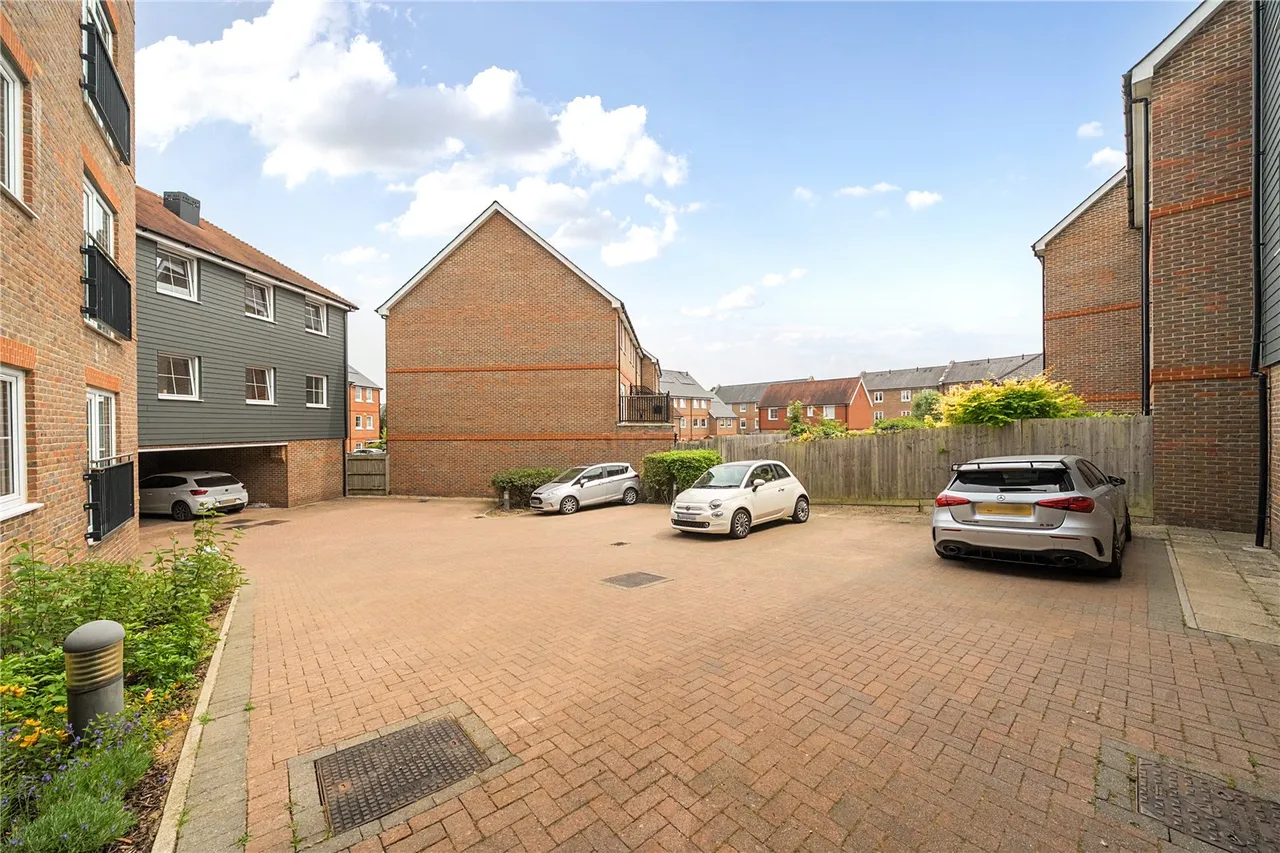 Eden Road, Dunton Green, Sevenoaks, Kent, TN14 5FY, photo 12