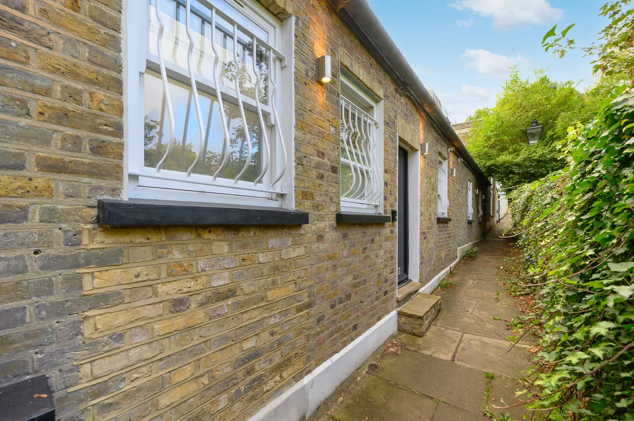 London, NW3, photo 8