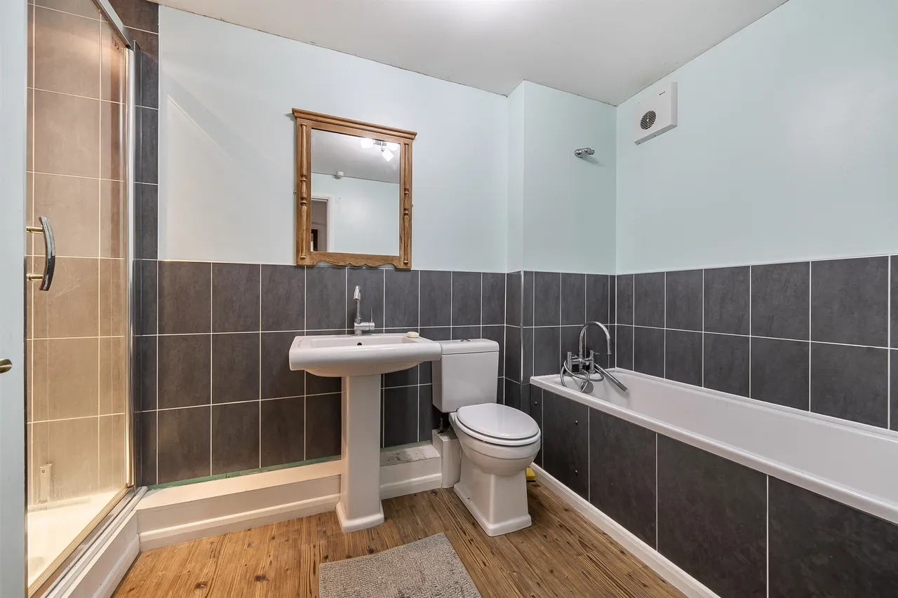 Cunard Crescent, London, N21, photo 9