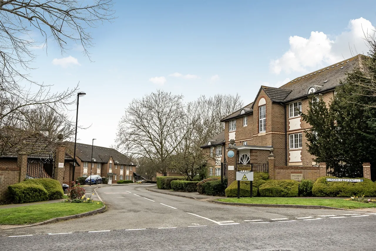 Cunard Crescent, London, N21, photo 10