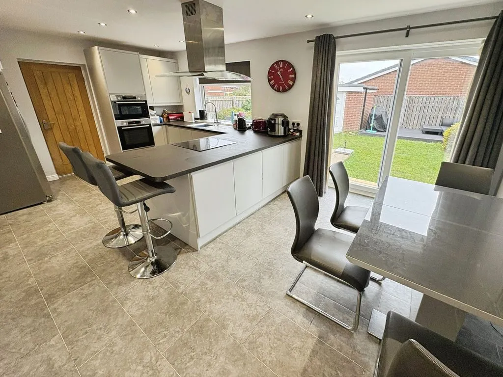 Newcastle Upon Tyne NE12 9RE, NE12, photo 6