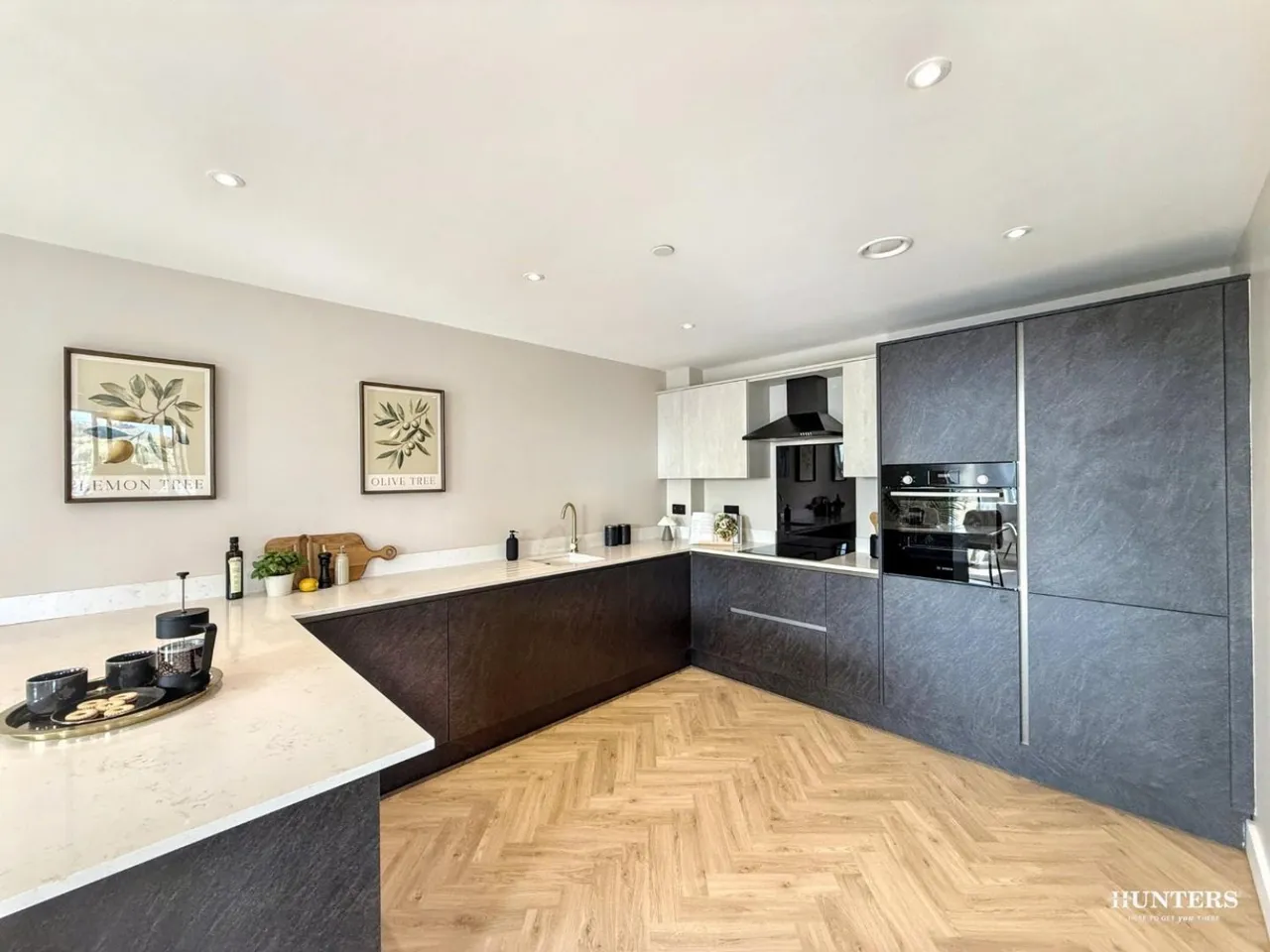 Wellington Road, Dewsbury, WF13, photo 2