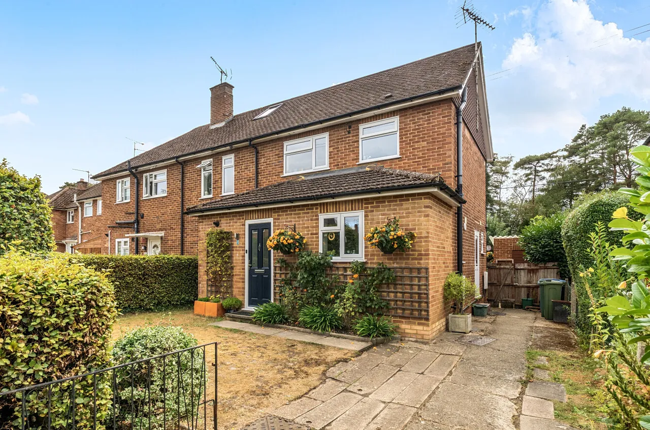 3 bed house for sale — Wickham Close, Church Crookham, Fleet, Hampshire, GU52 6NU
