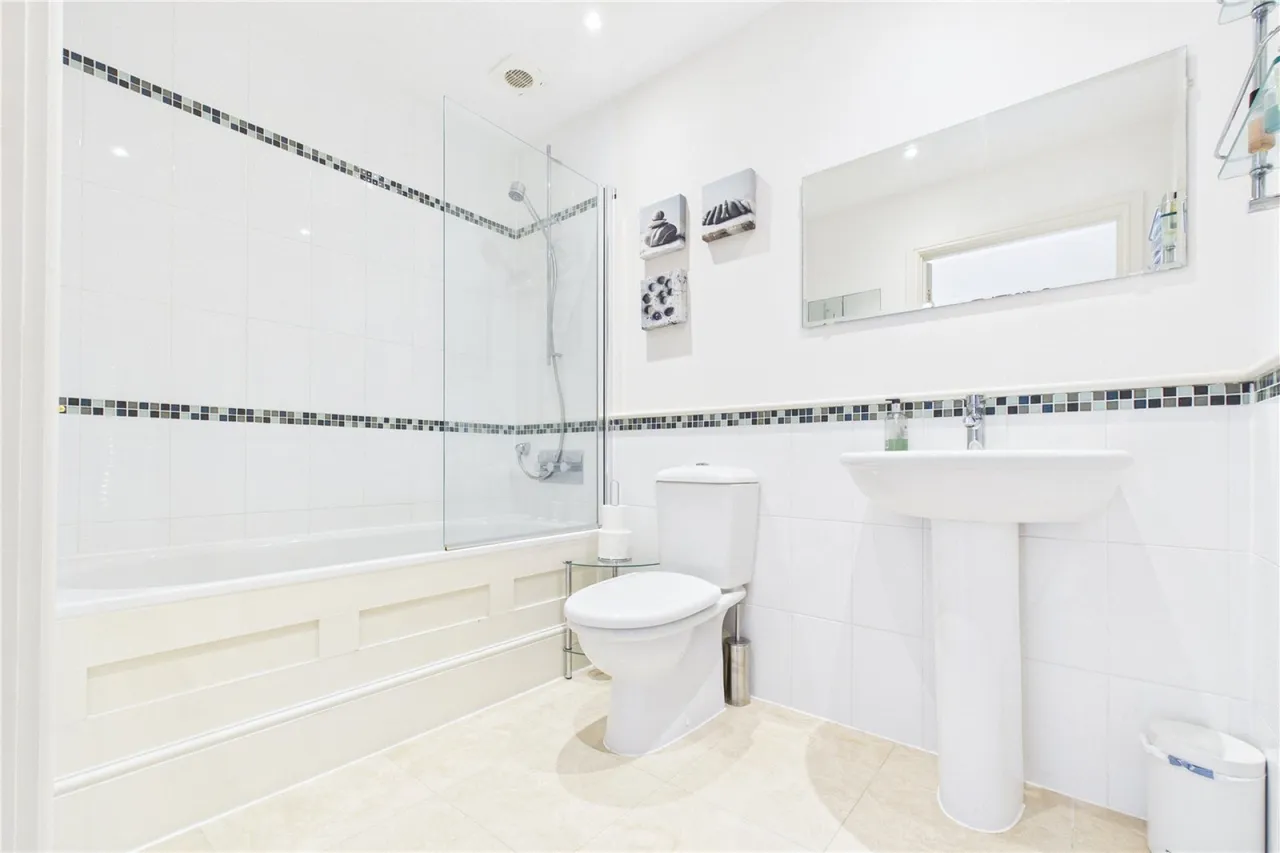 Abbey Gardens, Upper Woolhampton, RG7, photo 18