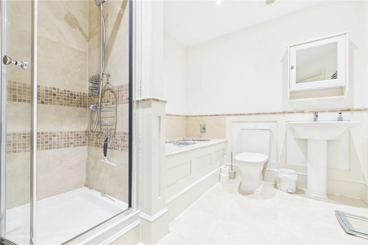 Abbey Gardens, Upper Woolhampton, RG7, photo 13