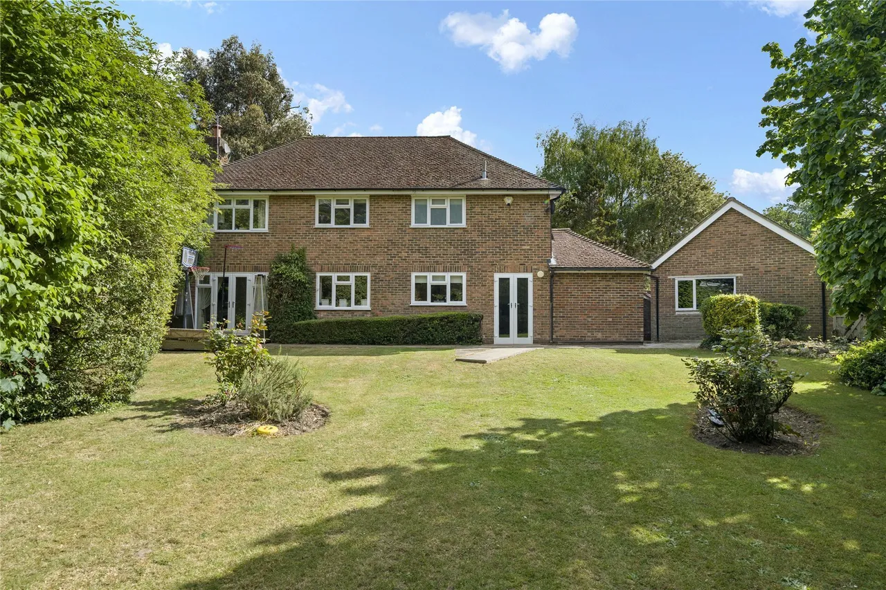 Ashcroft Park, Cobham, KT11, photo 2