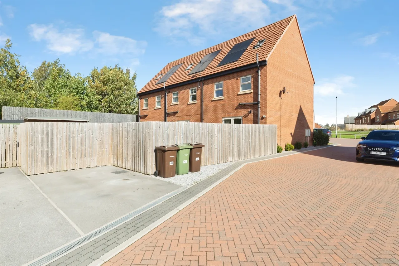 Camplin Close, Ackworth, WF7, photo 19