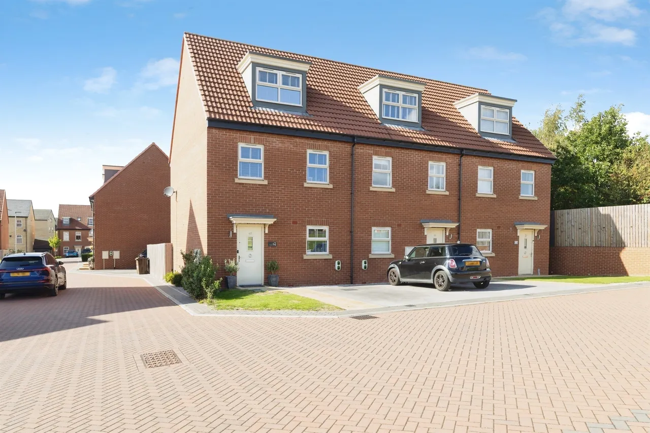 3 bed house for sale, Camplin Close, Ackworth, WF7