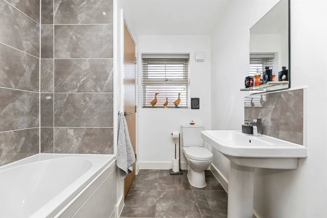 Camplin Close, Ackworth, WF7, photo 9