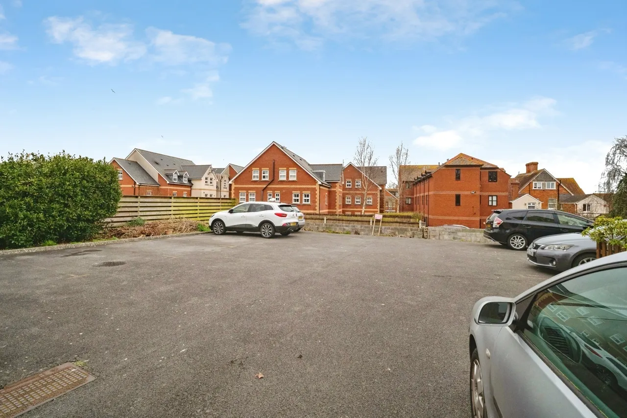 Glendinning Avenue, Weymouth, DT4, photo 7