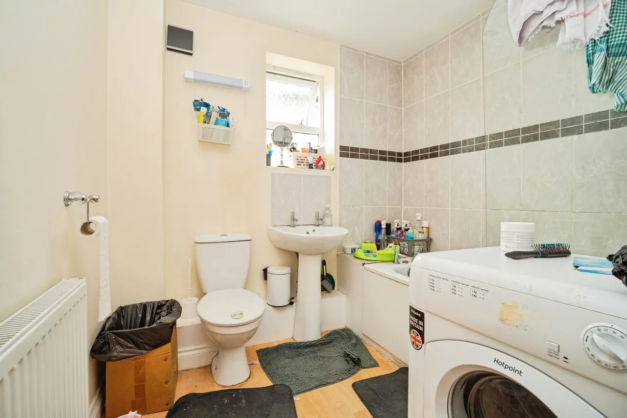 Glendinning Avenue, Weymouth, DT4, photo 11