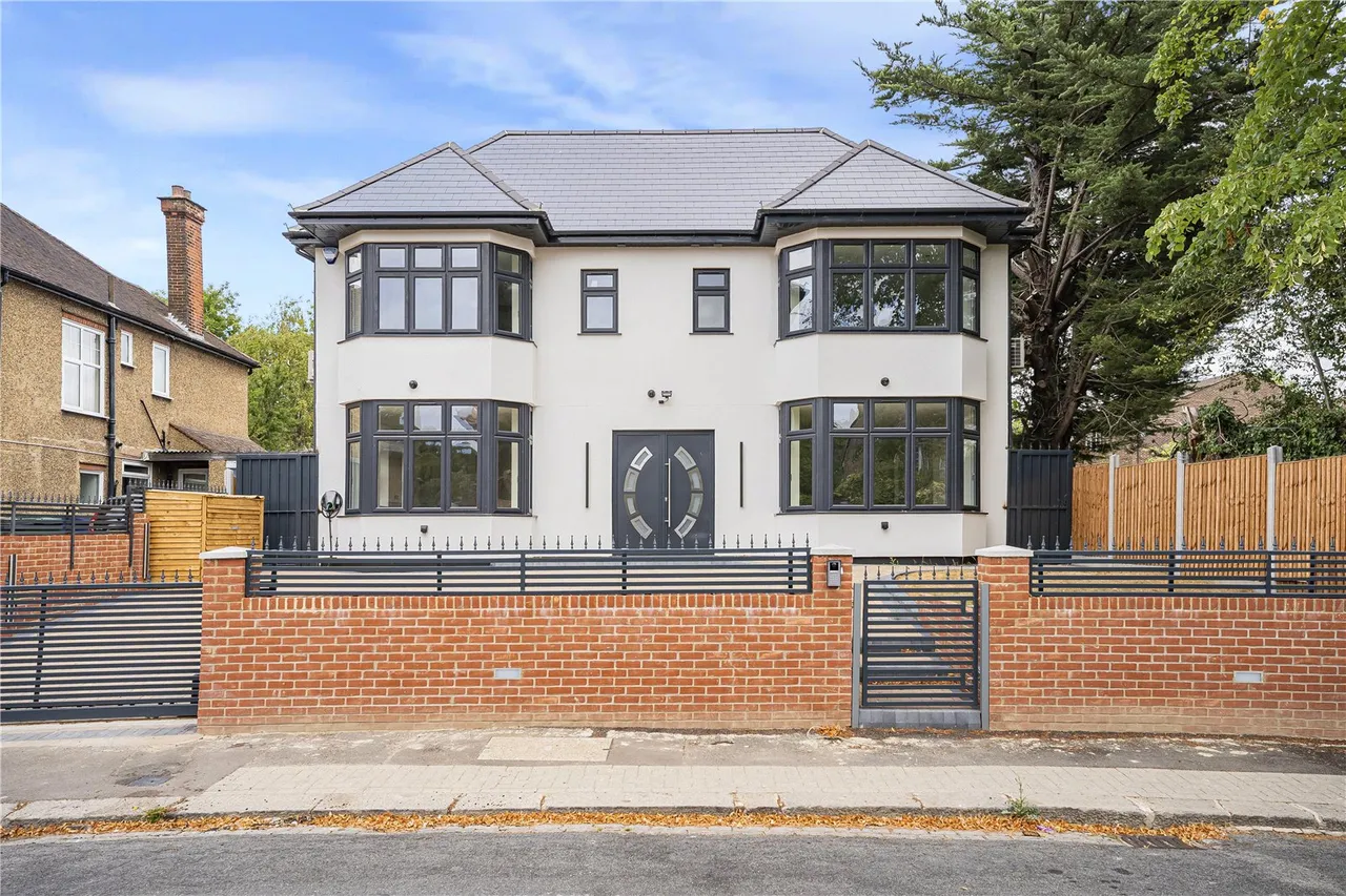 6 bed house for sale, Gloucester Road, Barnet, EN5