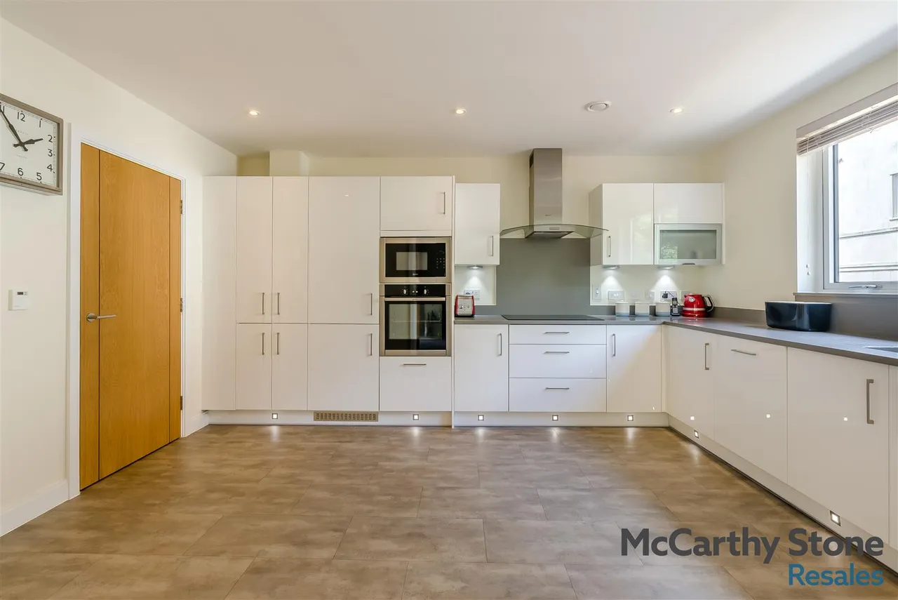 Hale Road, Wendover, HP22, photo 8