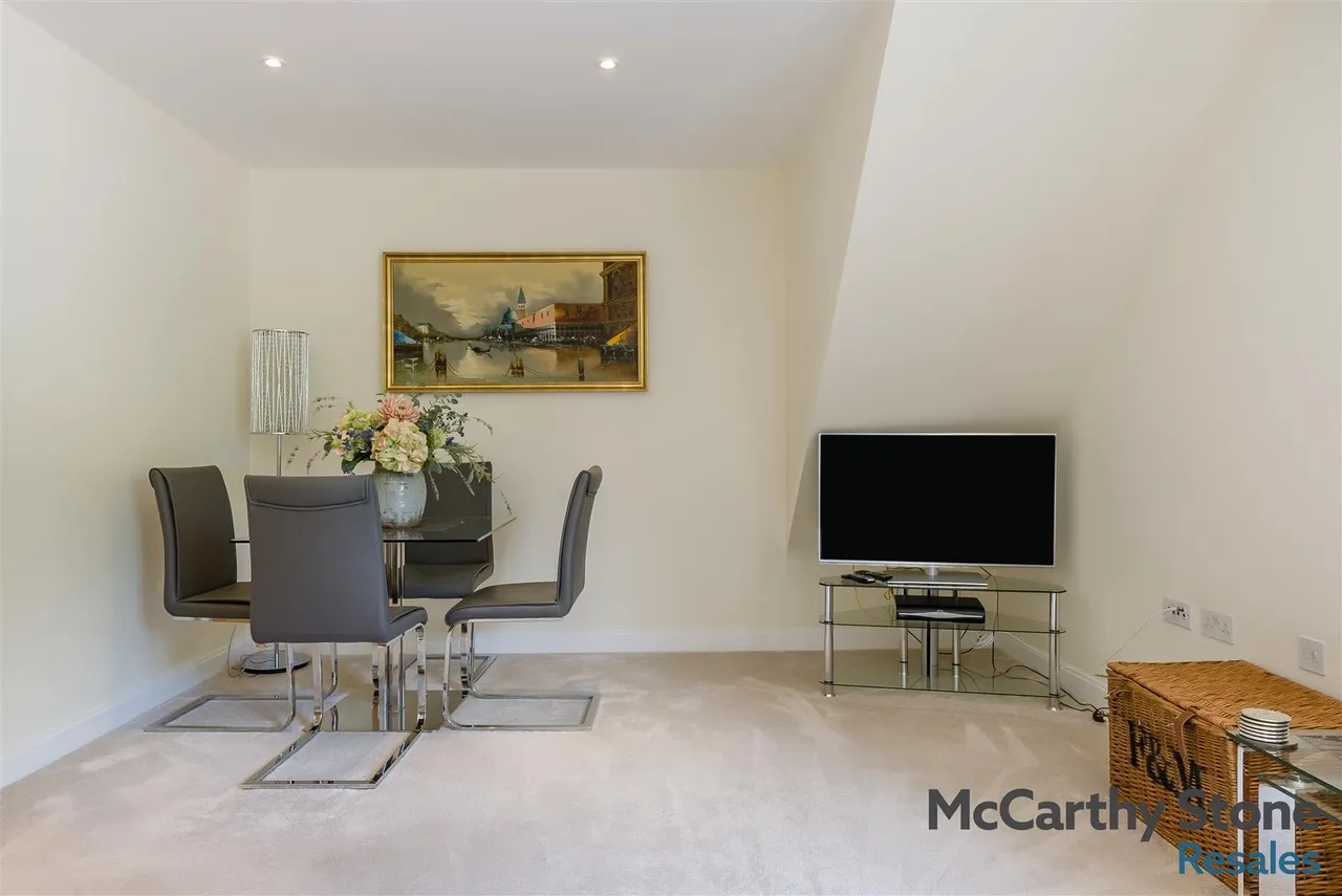 Hale Road, Wendover, HP22, photo 5