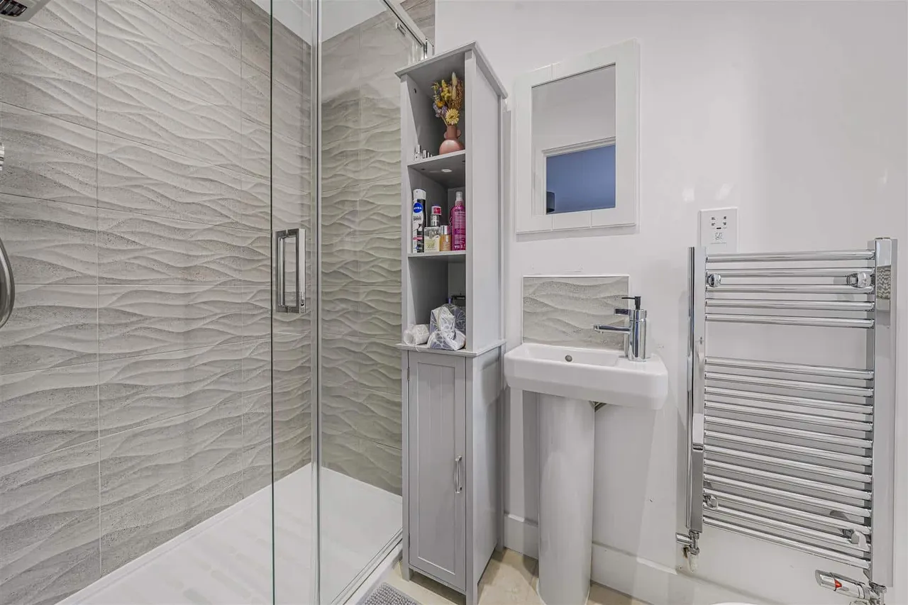 Tilia Close, Windsor, SL4 4LF, photo 10