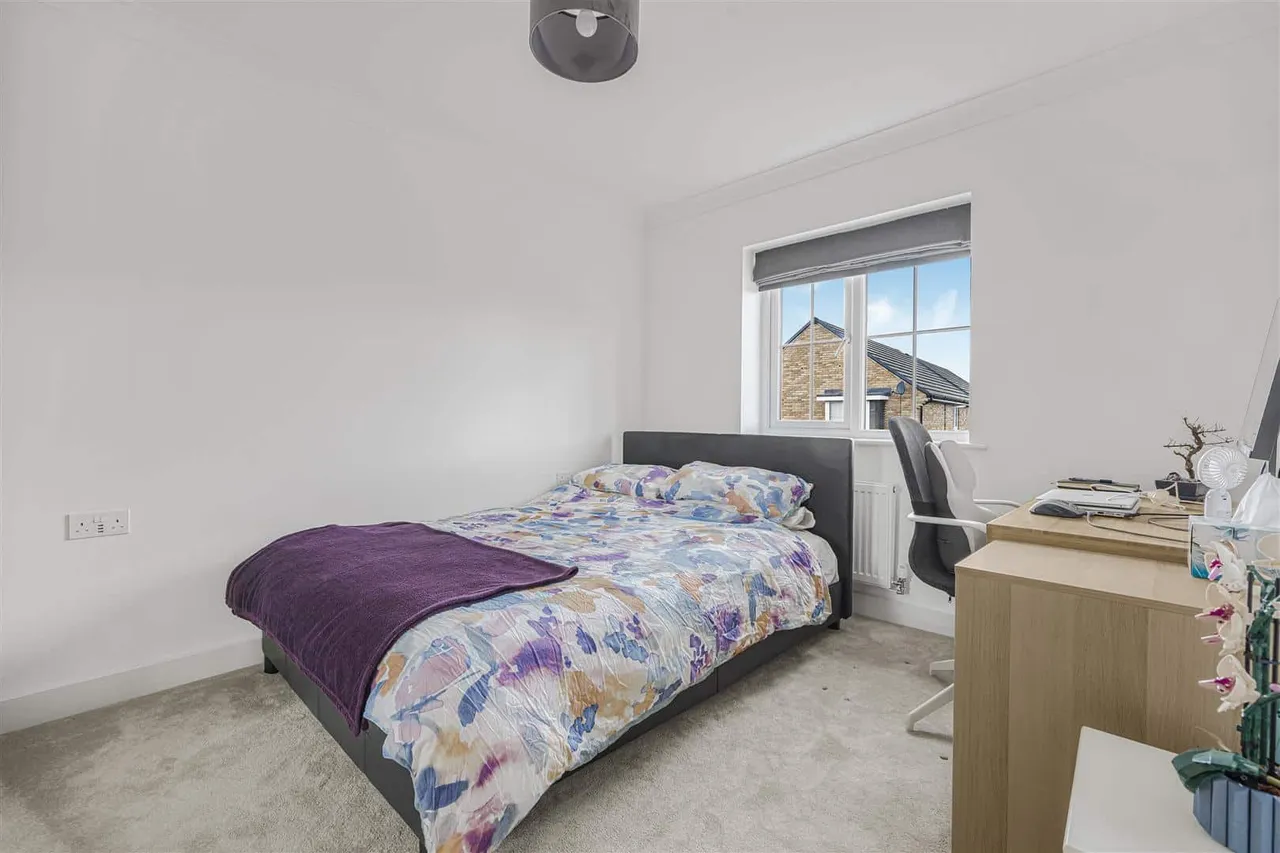 Tilia Close, Windsor, SL4 4LF, photo 11