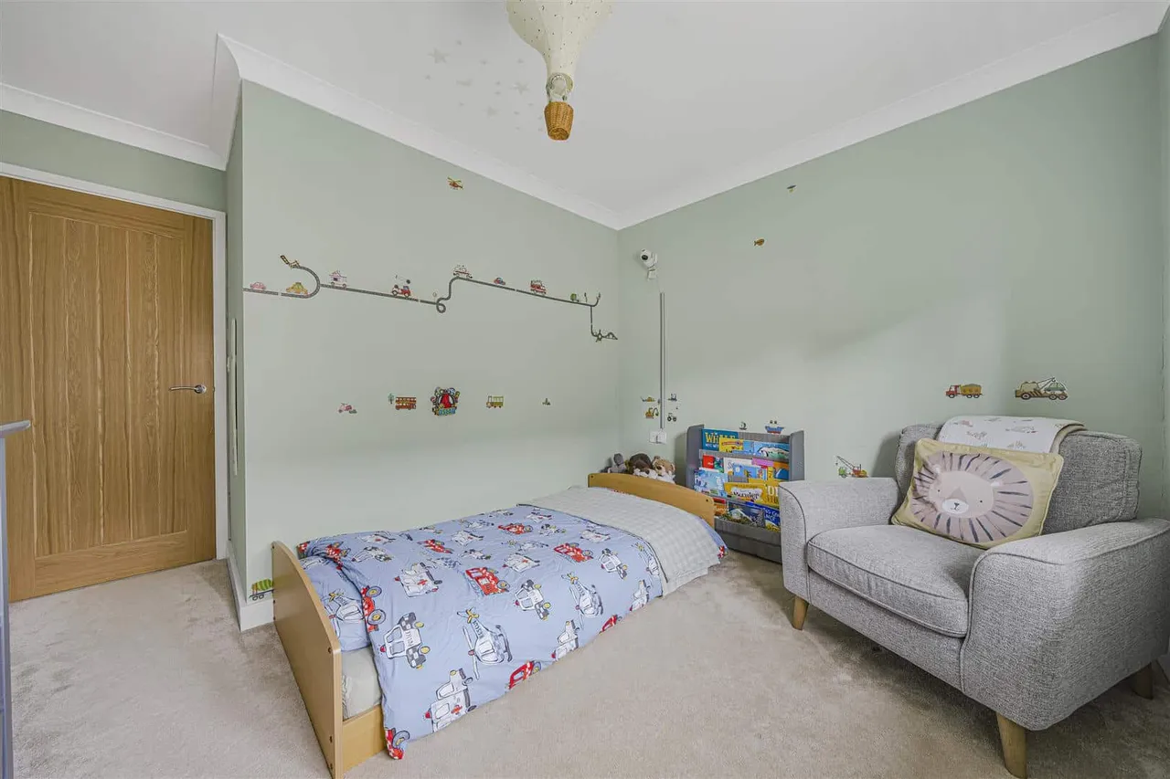Tilia Close, Windsor, SL4 4LF, photo 12