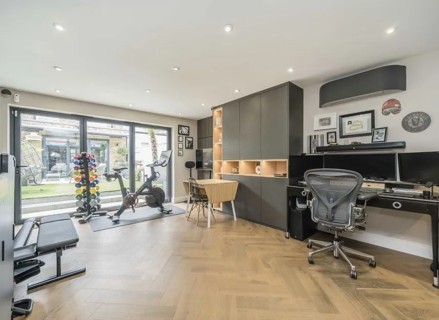 Thames Avenue, Ealing, UB6, photo 7