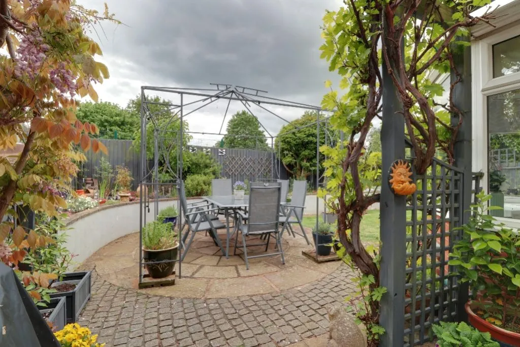 Adcock Close, Corby Glen, NG33, photo 13