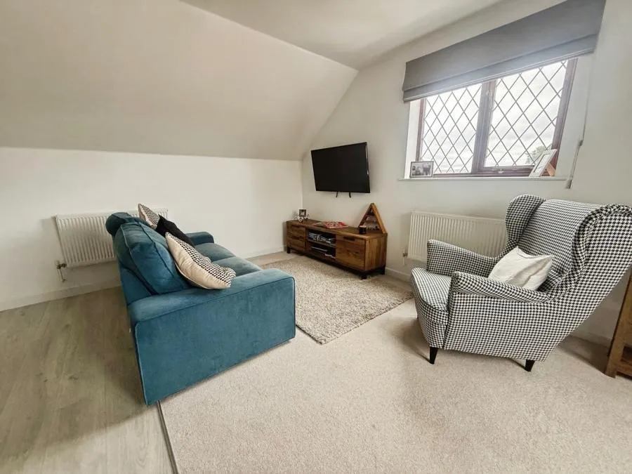 Brian Dowding Court, Tilehurst, RG31, photo 3