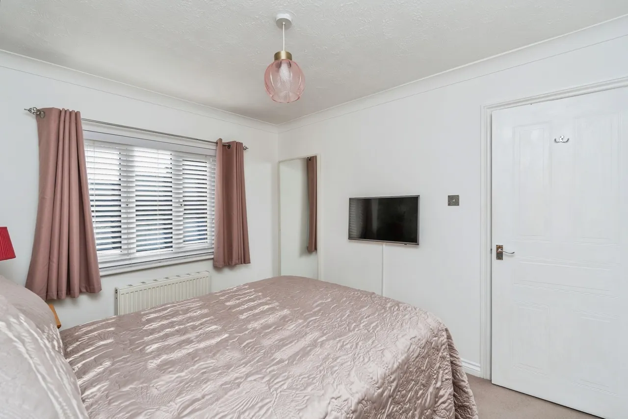 Surrey Close, Totton, SO40, photo 18