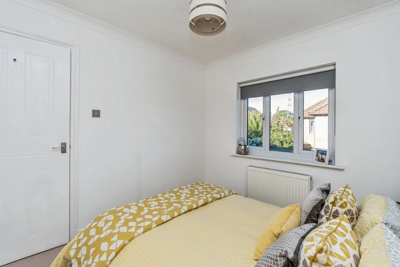 Surrey Close, Totton, SO40, photo 17