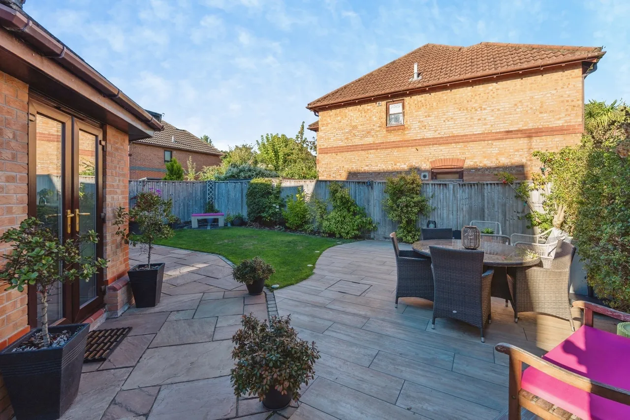 Surrey Close, Totton, SO40, photo 12