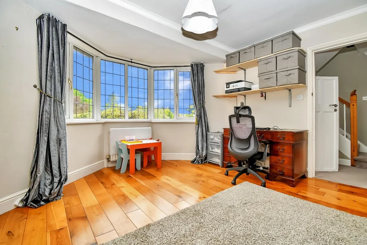 Bradford Road, Guiseley, LS20, photo 8