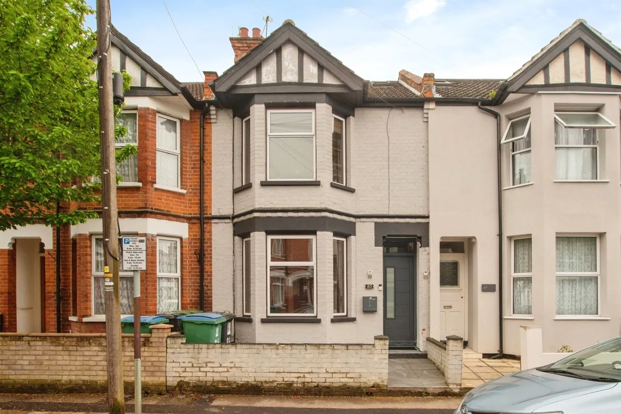 4 bed house for sale — Princes Avenue, Watford