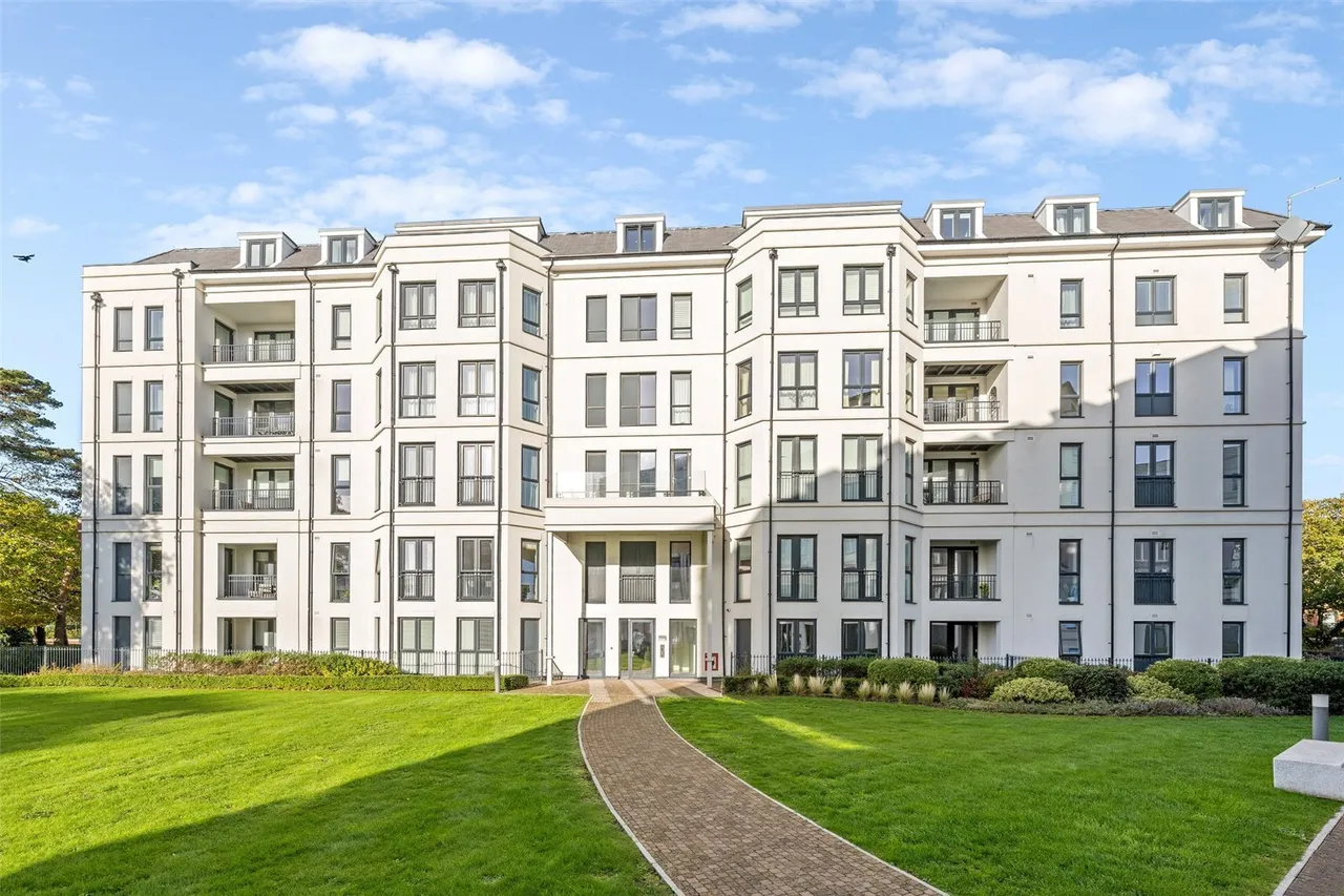 2 bed flat for sale, West Cliff Road, Bournemouth, BH2