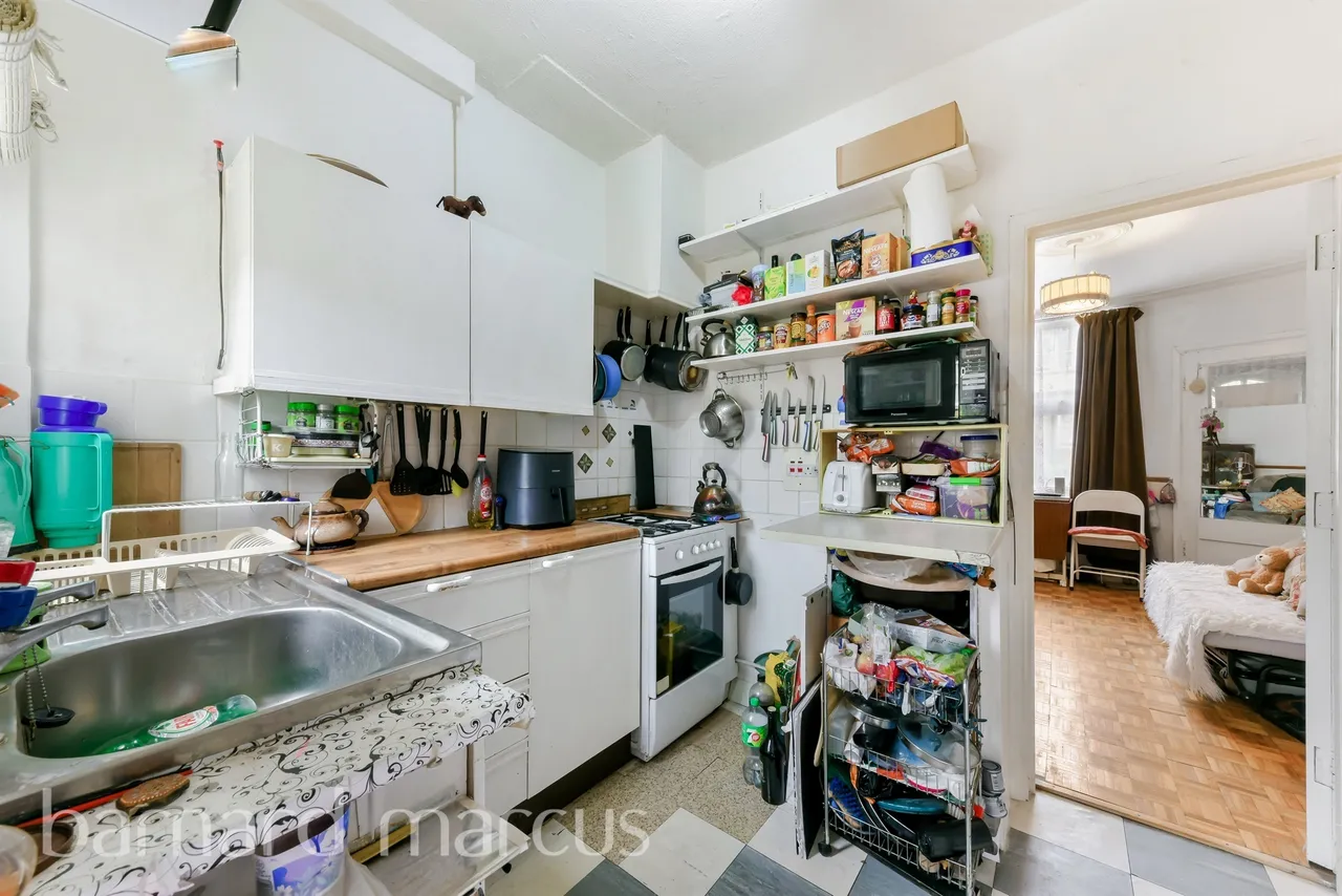 Coteford Street, London, SW17, photo 13