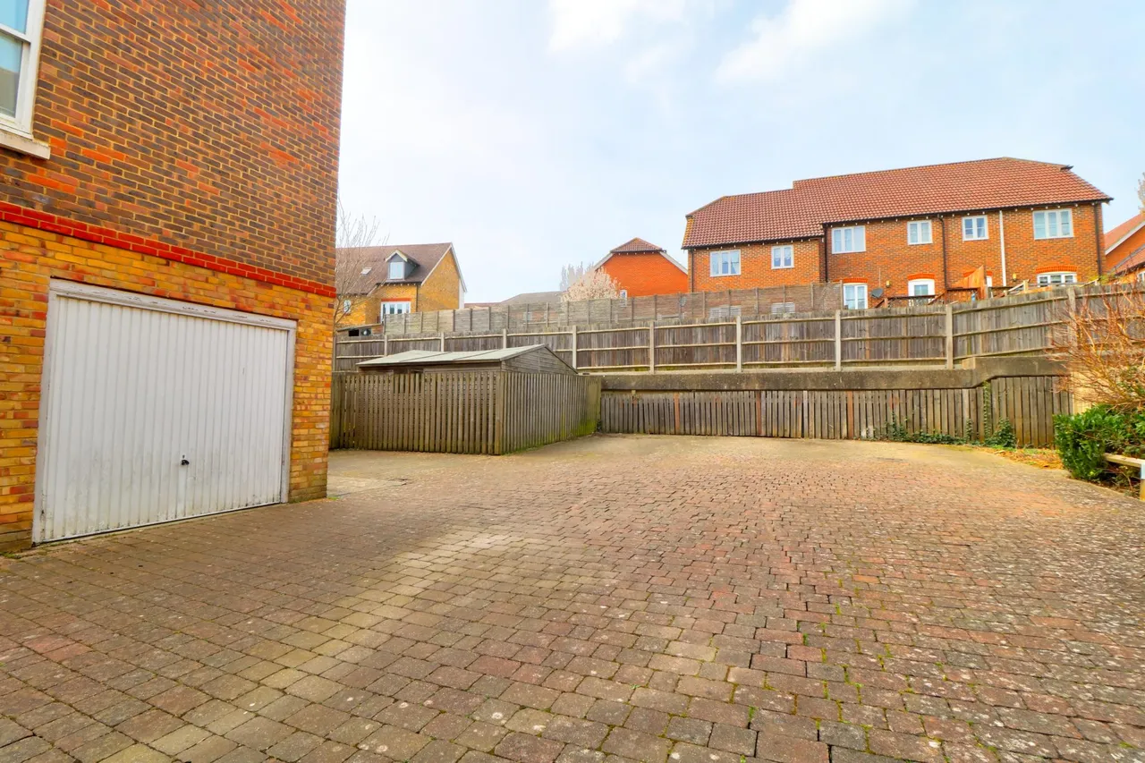 Running Foxes Lane, Singleton, TN23, photo 4